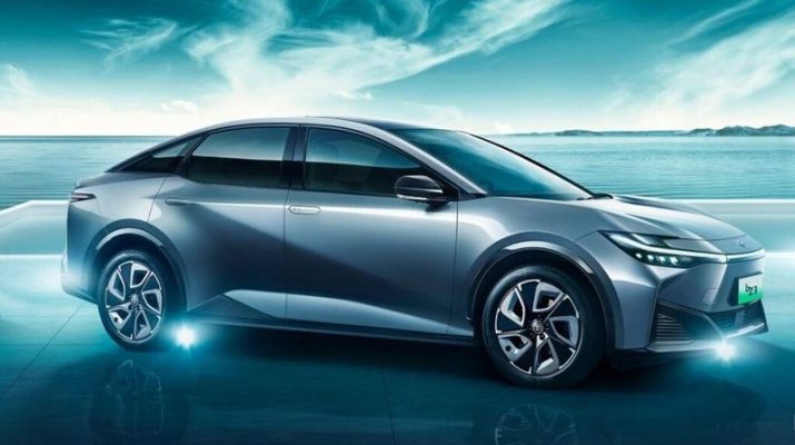 BYD Kantongi Hampir Tiga Ribu Surat Pemesanan Kendaraan di GIIAS 2024