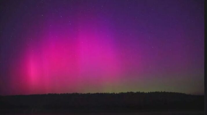 Pesona Langit Tiongkok Berhias Aurora Borealis dan Bintang Jatuh