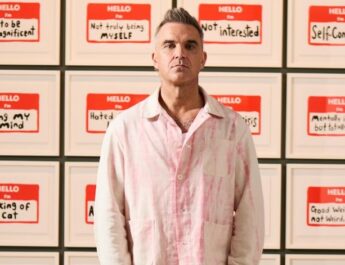 Robbie Williams dan Ayda Field Perbarui Janji Pernikahan Setelah 14 Tahun