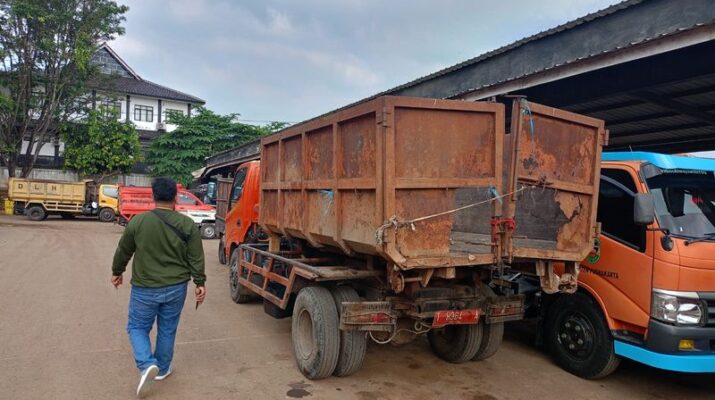 Puluhan Kendaraan Pengangkut Sampah di Purwakarta tidak Lakukan Uji KIR