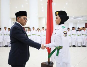 Wali Kota Kukuhkan Paskibraka 2024: Putra-Putri Terbaik Kota Makassar 