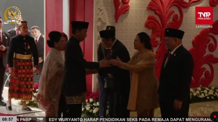 Pakaian Adat Betawi Jokowi Tak Mengartikan Sinyal Kaesang di Pilgub Jakarta