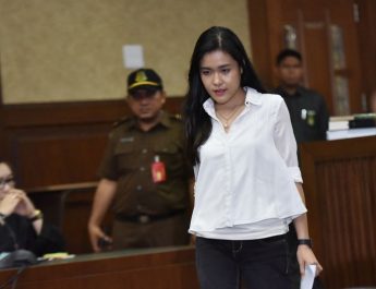 Jessica Wongso Tancap Gas Menuju Kantor Kejari Jaktim