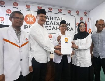 PKS Cianjur Serahkan Rekomendasi bagi Pasangan Deden Nasihin-Dokter Efa