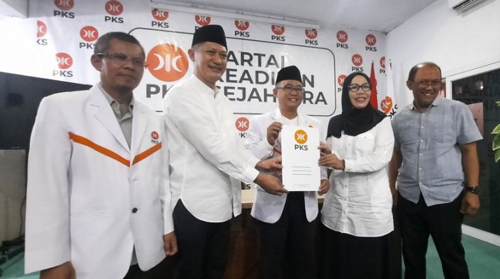 PKS Cianjur Serahkan Rekomendasi bagi Pasangan Deden Nasihin-Dokter Efa