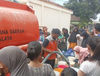 BPBD Tasikmalaya Salurkan Air Bersih ke Salawu