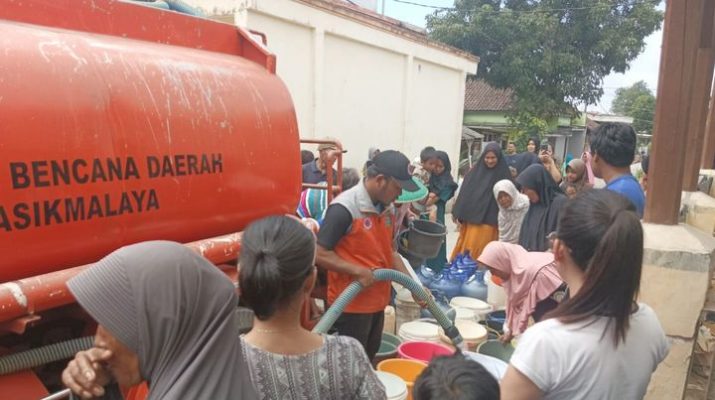 BPBD Tasikmalaya Salurkan Air Bersih ke Salawu