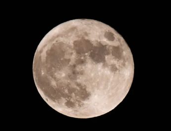 Supermoon Capai Puncak Malam Ini,  Sambutlah Blue Moon yang Memesona!