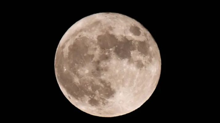 Supermoon Capai Puncak Malam Ini,  Sambutlah Blue Moon yang Memesona!