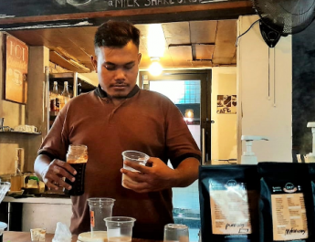 Hidden Gem Kedai Kopi Bercampur Buah Segar di Jaksel