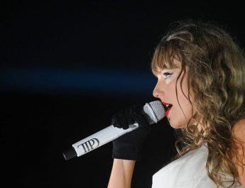 Donald Trump Menyiratkan Dukungan Palsu dari Taylor Swift dengan Gambar Manipulatif