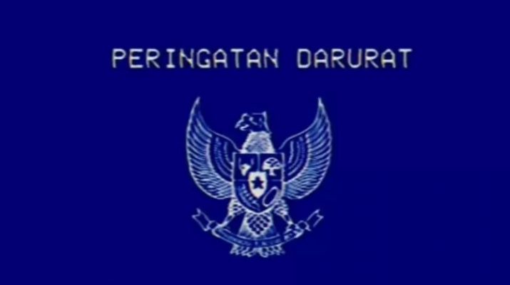 Kawal Putusan MK, Mahasiswa Nyalakan