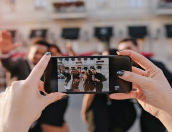 Ini Tips Berbagi Foto yang Aman di Media Sosial