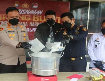 Bea Cukai dan Polres Karimun Hancurkan Barang Bukti Sabu Senilai Miliaran Rupiah