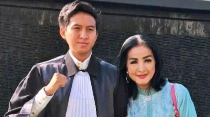 Anaknya Ditangkap saat Demo RUU Pilkada, Artis Machica Mochtar Sambangi Polda Metro