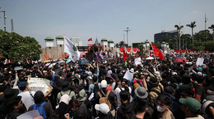 Polisi Bebaskan 112 Demonstran