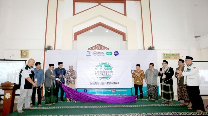 Tingkatkan Kemandirian Ekonomi Pesantren, 26.000 Santri Ikuti Sekolah Bisnis