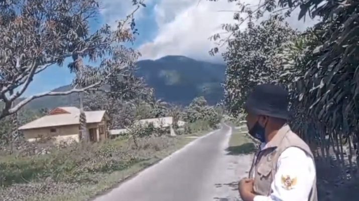 Gunung Lewotobi Laki-laki Meletus, Petani Jambu Mete Gagal Panen