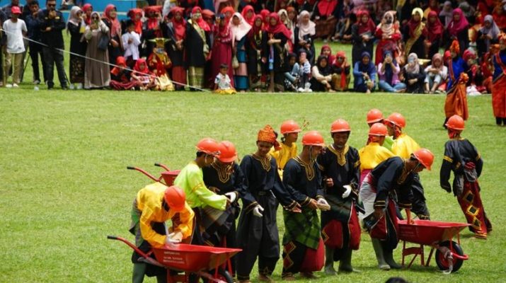 Festival Bungo Inai Momentum Masyarakat Nagari Rambatan Bangkit Pasca Bencana Galodo