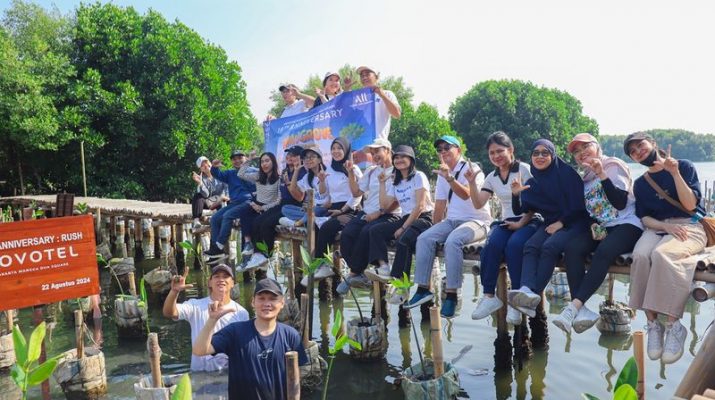 Novotel Jakarta Mangga Dua Square Rayakan Ulang Tahun ke-19 dengan Penanaman Mangrove untuk Keberlanjutan Lingkungan