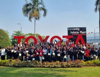 AXIC dan TCF Saksikan Proses Produksi Mobil Hybrid di Pabrik Toyota