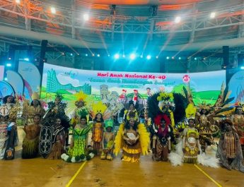 Aksi Fashion Show Papua Youth Creative Hub Binaan BIN Buat Jokowi Kagum