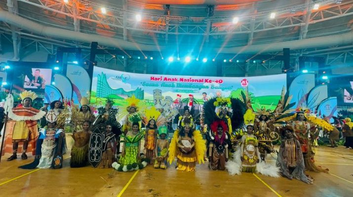 Aksi Fashion Show Papua Youth Creative Hub Binaan BIN Buat Jokowi Kagum