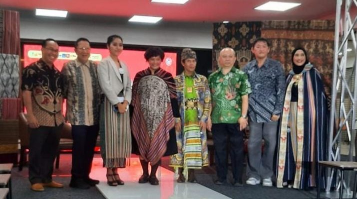 Indonesia Flobamorata Fashion In Town 2024: Merayakan Warisan Budaya dengan Tema