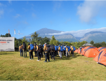 Delapan Hari dari Lembah sampai Puncak Rinjani, Ratusan Pendaki Gabung Kelas Mountain & Jungle Course EIGER 2024