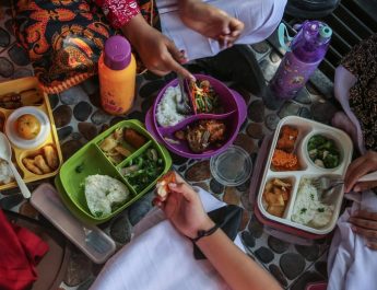 Kenalkan Pola Makan Baik pada Anak Sedini Mungkin