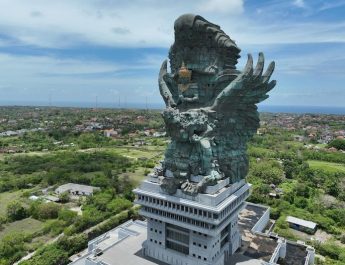 Garuda Wisnu Kencana Bali, Keindahan dan Atraksi Seni Budaya yang Memikat