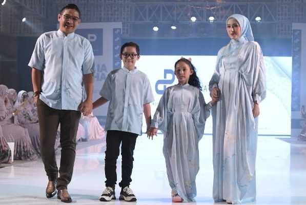 Adelia Pasha Luncurkan Koleksi Sarimbit Lebaran 2024