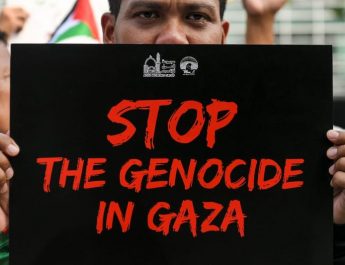 Aksi Bela Palestina di Depan Kedubes AS Gelar Shalat Gaib