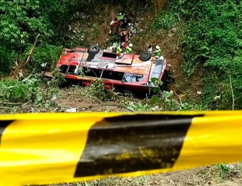 Bus Rombongan dari Jakarta Kecelakaan di Puncak, 9 Orang Terluka