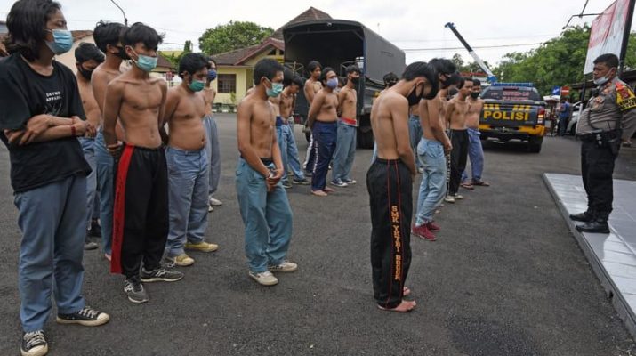 Tawuran Pelajar di Malam Hari, Korbannya Seorang Warga Umum Tewas