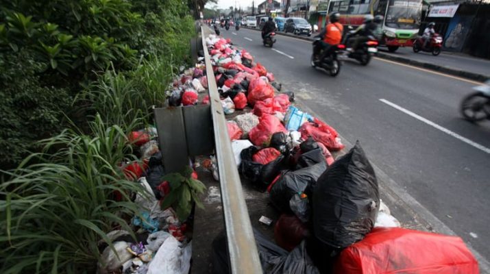 PSI Depok Minta Pemda Serius Bersihkan Sampah di Pinggir Jalan