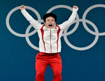 Hou Zhihui Sukses Pertahankan Medali Emas Olimpiade