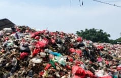 TPA Cipayung Longsor, Operasional Pengangkutan Sampah di Depok Terganggu