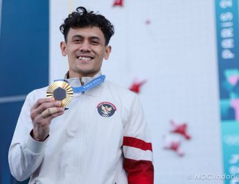 Veddriq Leonardo Persembahkan Medali Emas sebagai Kado HUT RI