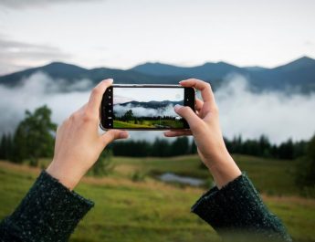 7 Rekomendasi HP dengan Kamera Terbaik 2024, Cocok untuk Pencinta Fotografi