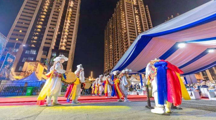 Komunitas Korea Bekasi Berpartisipasi dalam Karnaval Perayaan HUT RI ke-79