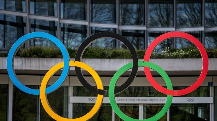 Bendera Olimpiade Tiba di Los Angeles