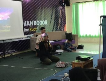 Santri di Bogor Dilatih Kewirausahaan dengan Budidaya Maggot