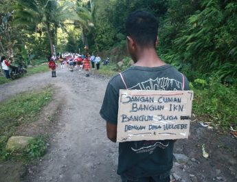 42 Tahun Warga Desa Woloede Hidup dengan Jalan Rusak