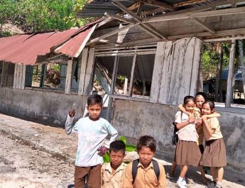 Telkom University-Telkom Indonesia Beri Bantuan Pendidikan di Daerah 3T