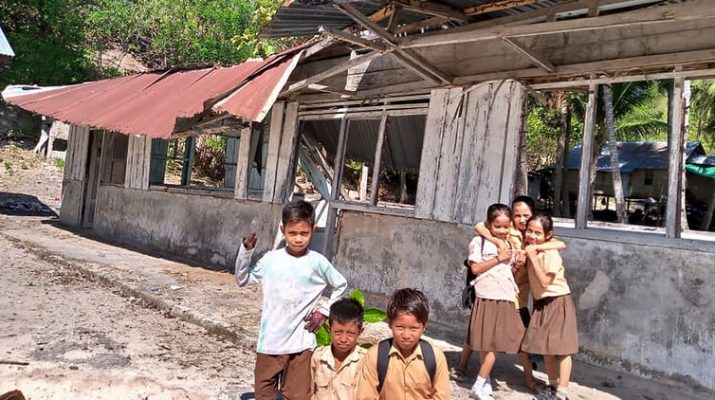 Telkom University-Telkom Indonesia Beri Bantuan Pendidikan di Daerah 3T