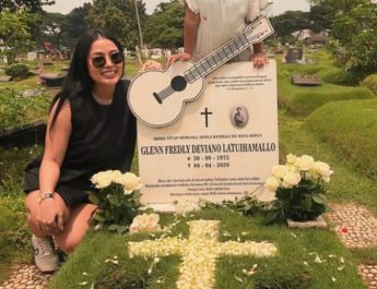 Makam Glenn Fredly Terbakar, Mutia Ayu Beri Pesan agar Tak Terjadi Lagi