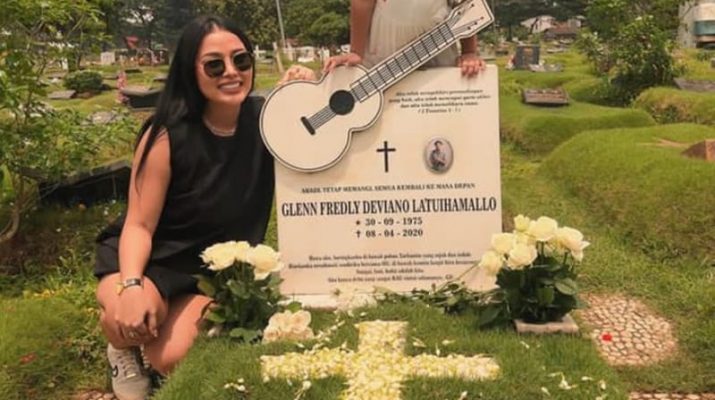 Makam Glenn Fredly Terbakar, Mutia Ayu Beri Pesan agar Tak Terjadi Lagi