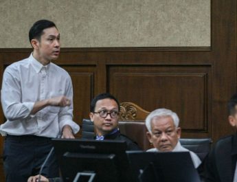 Harvey Moeis Ragukan Keterangan Saksi Ali Samsuri