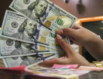 Rupiah Menguat di Tengah Penantian Data PDB Amerika Serikat